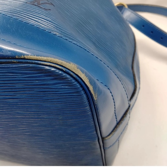 Louis Vuitton authentic epi hobo bucket bag - Picture 6 of 9